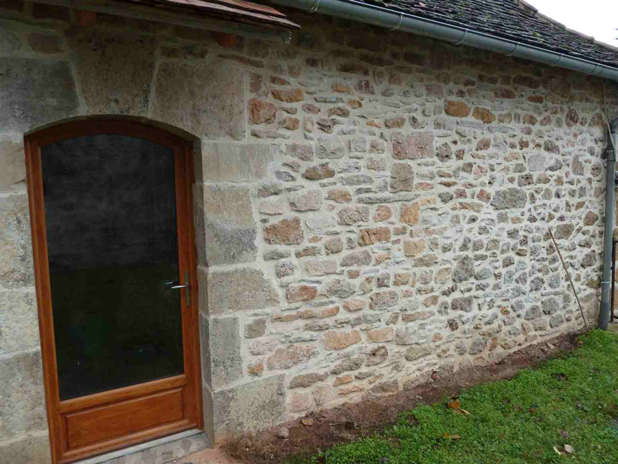 Joint à la chaux, façade en pierre dans les Pyrénées Orientales